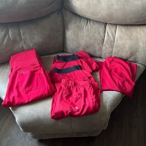 Womens petite size small scrubs.